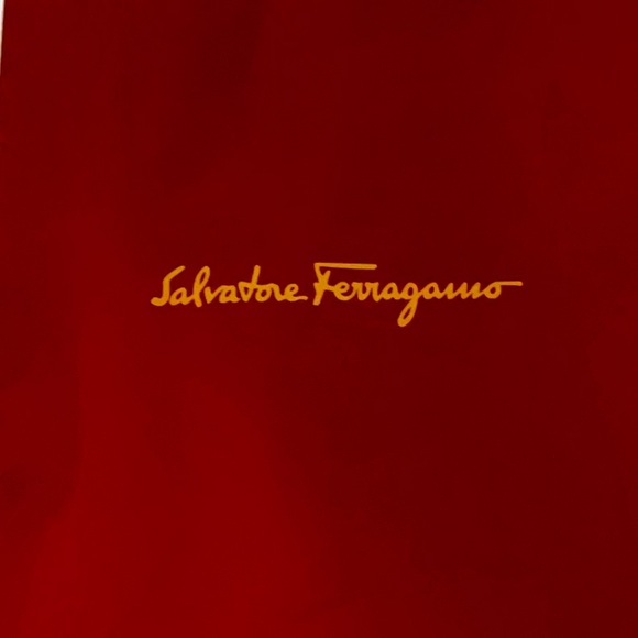 NEW SALVATORE FERRAGAMO silk scarf black with jungle pattern 16.5” square - Picture 3 of 7